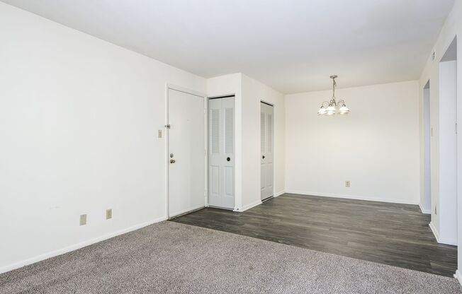 2 beds, 1 bath, 900 sqft, $1,095, Unit 11023B