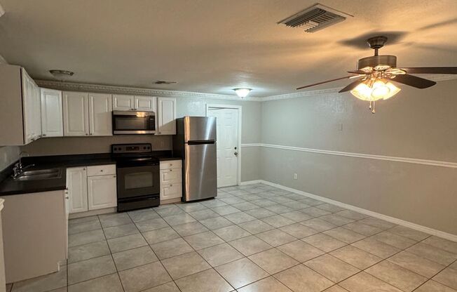 3 beds, 1.5 baths, $1,595