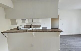 2 beds, 2 baths, 700 sqft, $2,750