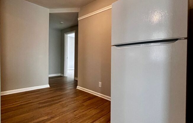 2 beds, 1 bath, $1,025, Unit 231 - D