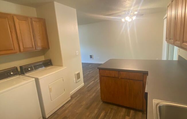 2 beds, 1.5 baths, 1,050 sqft, $1,495