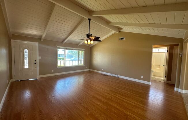 Nice home in HIlmar for rent - Yard service provided