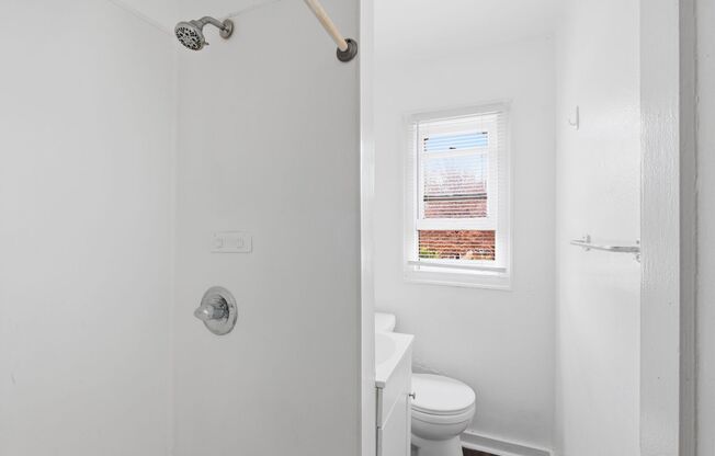 2 beds, 1 bath, 650 sqft, $950, Unit 1015 N Scott Avenue #109