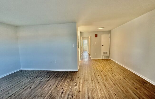 2 beds, 1 bath, $1,400, Unit 2nd Floor