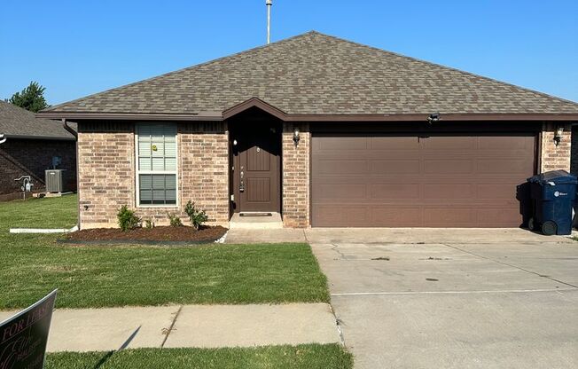 4 beds, 2 baths, $1,650