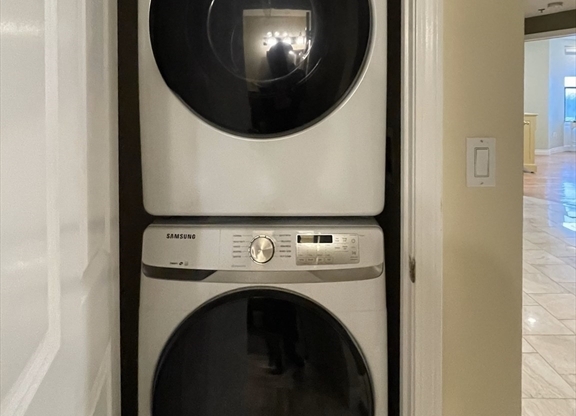 2 beds, 2 baths, 1,130 sqft, $4,850, Unit 304