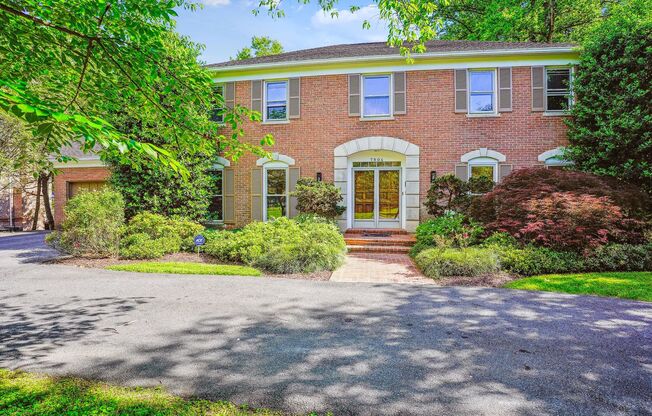 Magnificent 5 Bedroom, 4.5 Bathroom Bethesda Home with Huge Private Yard!!