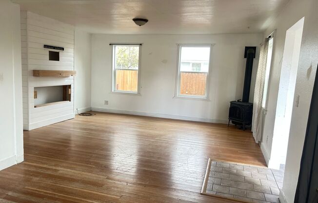 3BR House Available Off Centennial