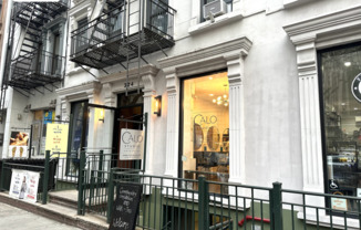 324 W 47 ST