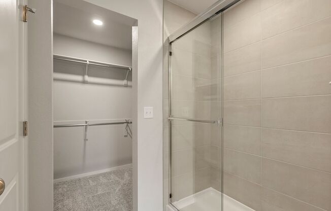 3 beds, 2.5 baths, $2,395, Unit UNIT 4