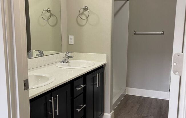 2 beds, 2.5 baths, 1,274 sqft, $2,475, Unit 81