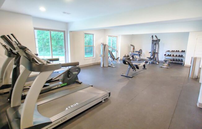 Studio, 1 bath, 500 sqft, $800, Unit H 215