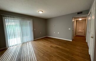 2 beds, 1 bath, $915, Unit 101 Hubbard Rd