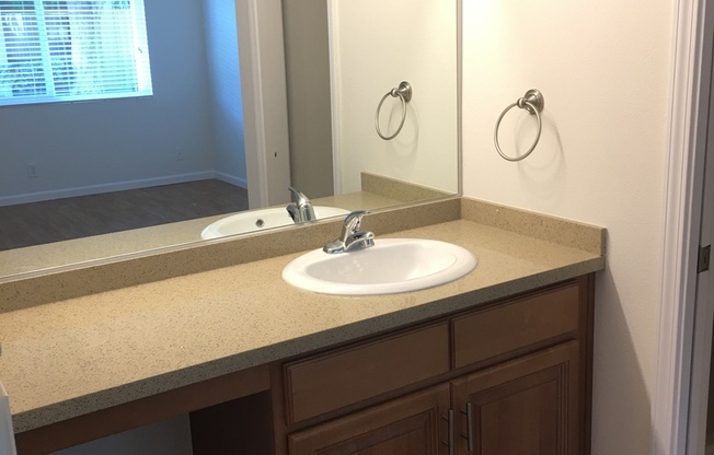 2 beds, 2 baths, 950 sqft, $2,800, Unit 602