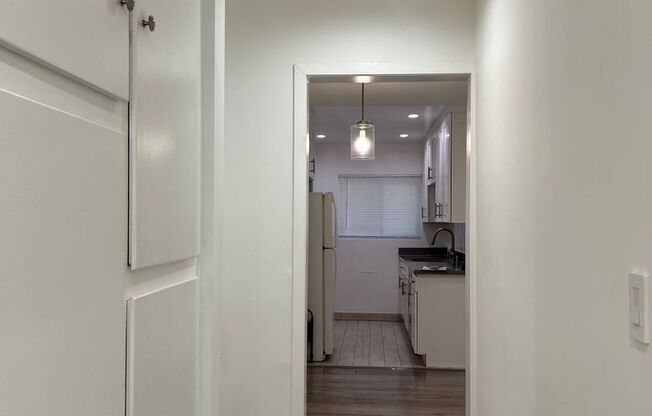 2 beds, 1 bath, 1,150 sqft, $2,350, Unit Unit 4