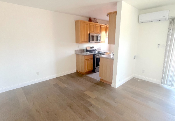 10753 Palms Blvd 1