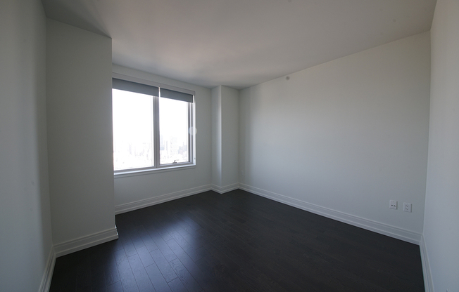 2 beds, 2 baths, $8,775, Unit 43N