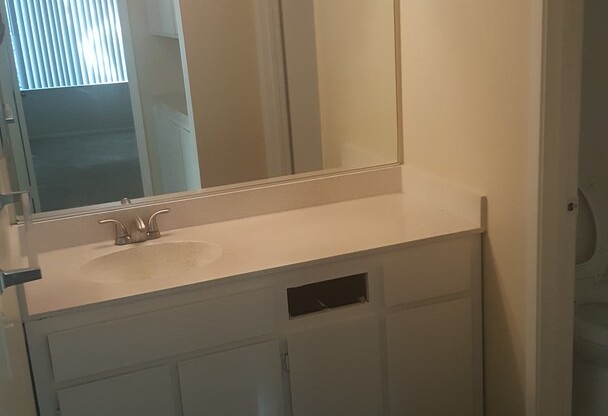 1 bed, 1 bath, 708 sqft, $1,850, Unit P214
