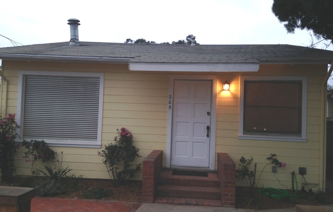 SPLIT LEVEL HOUSE IN ORCUTT - 2 SEPARATE LIVING SPACES!