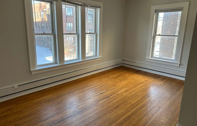 2 beds, 1 bath, 680 sqft, $1,325, Unit 202