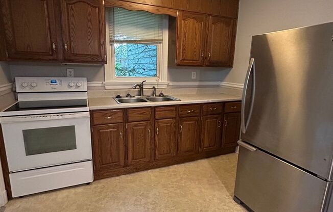 3 beds, 1 bath, $1,650