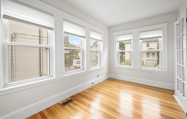 83 NEWPORT ST