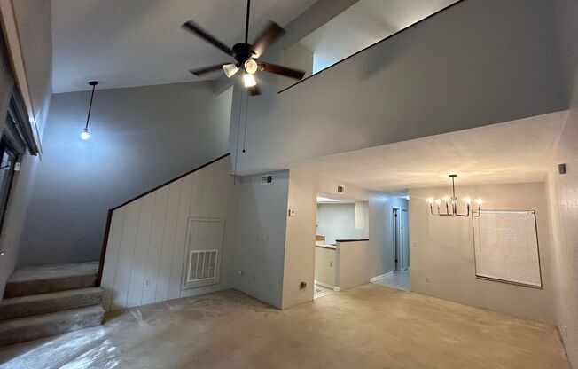 Longleaf 2/2 loft with bonus room-all new appliances