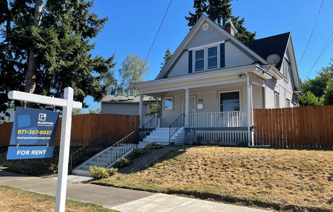 4br/2ba house with fenced yard & detached garage