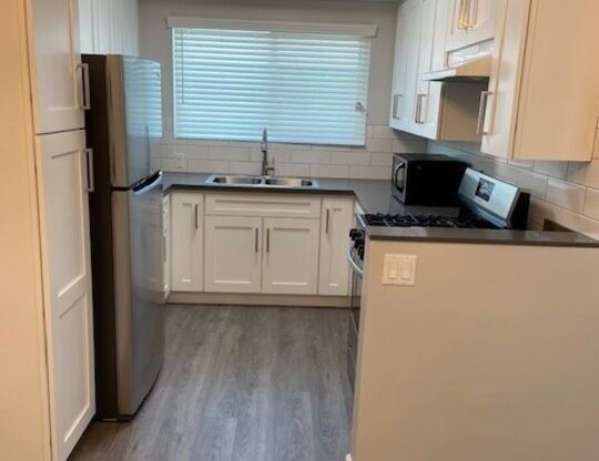 1 bed, 1 bath, 650 sqft, $1,995, Unit B