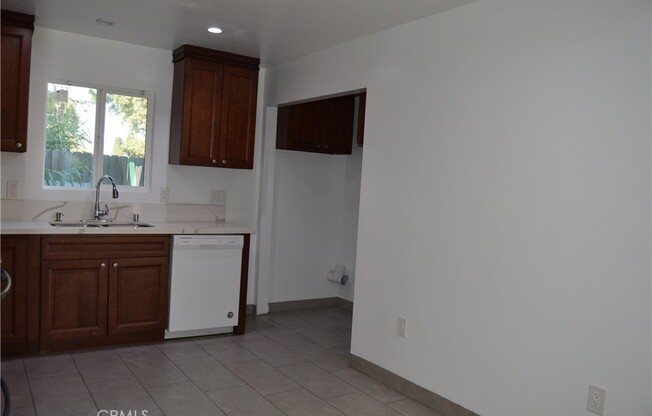 3 beds, 2 baths, 1,200 sqft, $3,600