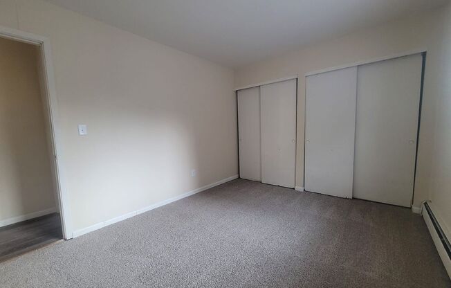 2 beds, 1 bath, $1,425, Unit 312