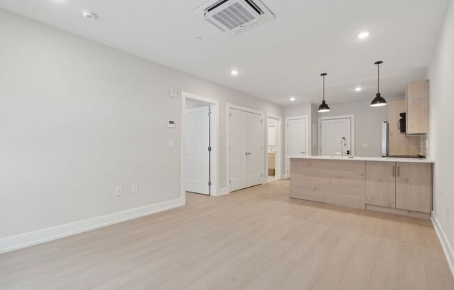 1 bed, 1 bath, 599 sqft, $1,735, Unit Unit 331