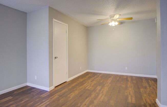 1 bed, 1.5 baths, 798 sqft, $995, Unit 8718-23