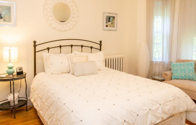 Studio, 1 bath, 450 sqft, $3,800, Unit C4