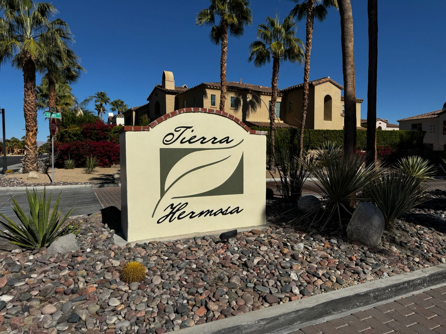 Elegant Tierra Hermosa Home in Prime Palm Springs Location!