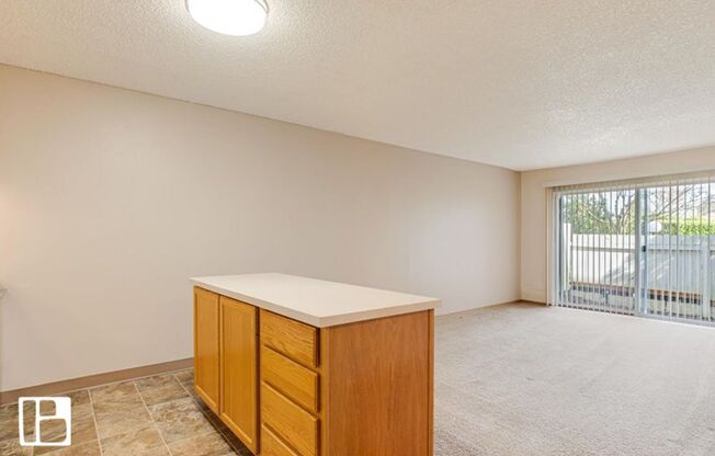 1 bed, 1 bath, 547 sqft, $1,200, Unit 14