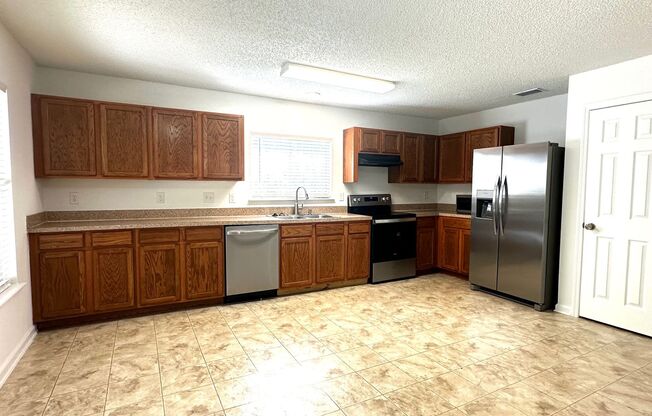 3 beds, 2 baths, $2,250