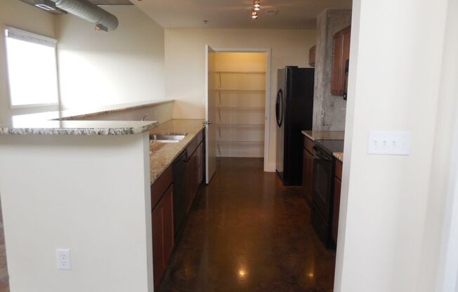 1 bed, 1 bath, 745 sqft, $1,585, Unit 301L