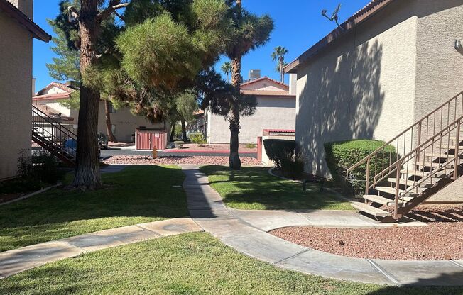 Beautiful & upscale 2 bedroom 2 bathrooms apartment Available for rent !!!