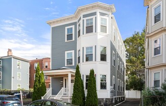8 BROOKSIDE