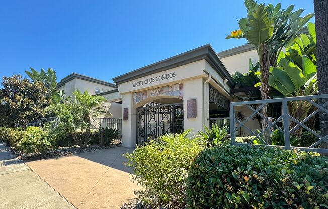 Beautiful Furnished 1 Bedroom, 1.5 Bath Condo with Harbor Views - Flexible Lease!