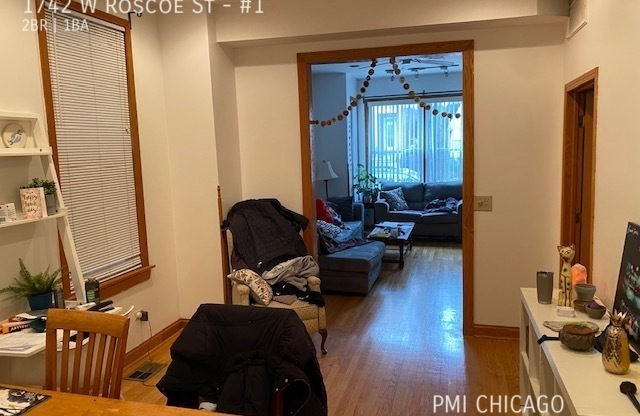 1742 W Roscoe St 2