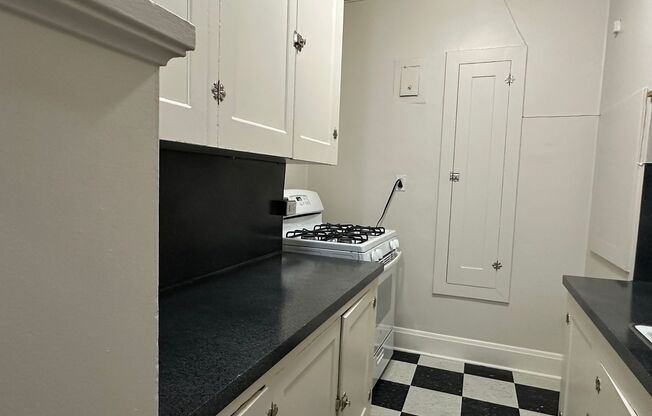 1 bed, 1 bath, 600 sqft, $1,295, Unit 201