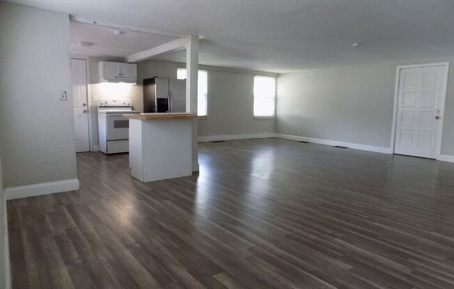 2 beds, 1 bath, $1,575