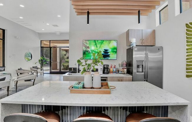 2 beds, 2 baths, $1,595