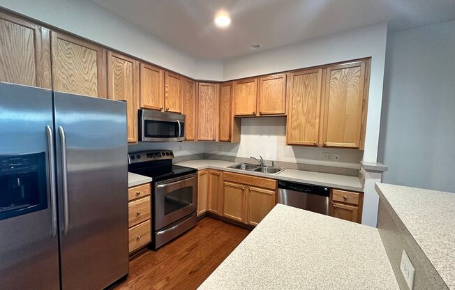 Townhome in Liberty Crossing! Available NOW!