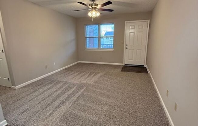 1 bed, 1 bath, 600 sqft, $850, Unit 4