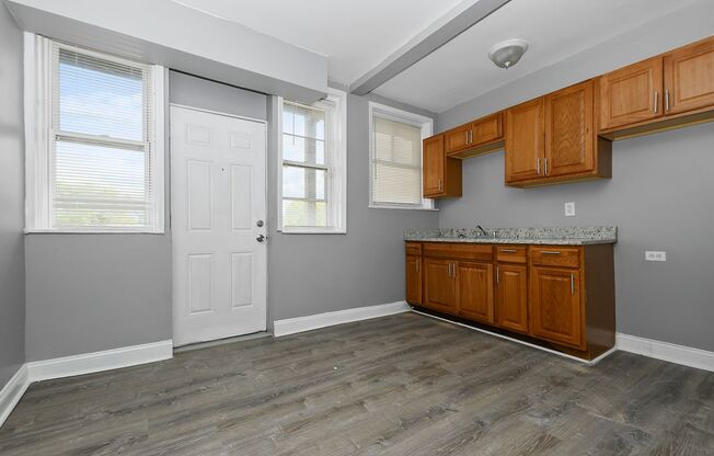 1215 - 1219 E 72nd St