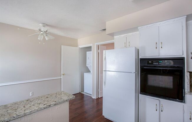 2 Bedroom, 1 Bath Duplex in Lake Highlands
