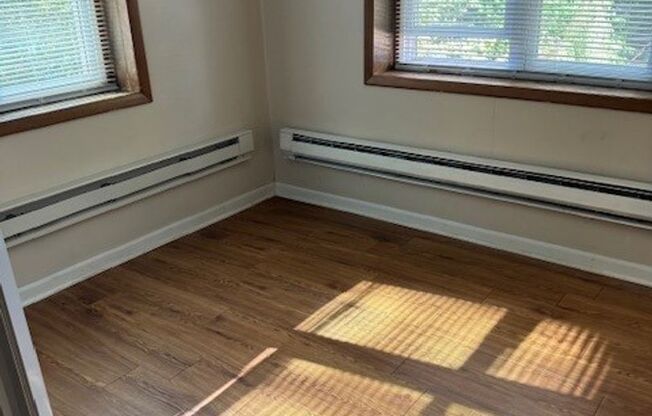 Studio, 1 bath, 325 sqft, $1,150, Unit 2